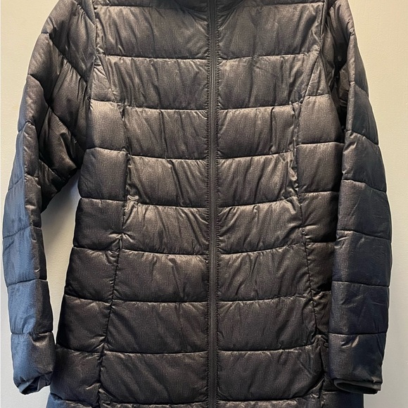 Amazon Essentials puffer coat size M - Picture 3 of 4